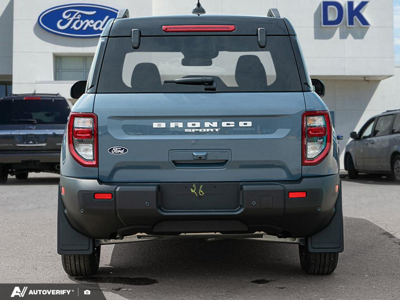 NEW 2026 Ford Bronco Sport Outer Banks - Azure Grey Metallic Tri-coat Exterior / EBONY/ROAST, PREMIUM TRIMMED HTD FRONT BUCKET SEATS Interior - $42,903 - Stock #D60696 - VIN 3FMCR9CN4TRE86844 - Photo 5