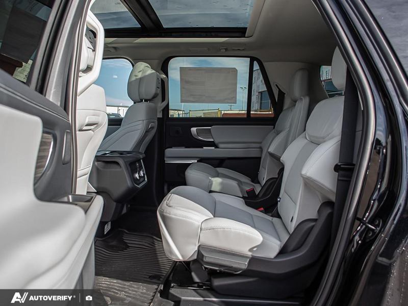 NEW 2027 Ford Expedition Platinum Max - Agate Black Metallic Exterior / SALT CRYSTAL GREY, LEATHER-TRIMMED HEATED & VENTILATED FRONT CAP Interior - $109,305 - Stock #D70080 - VIN 1FMJK1M80VEA13065 - Photo 25