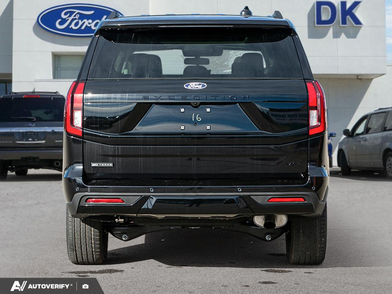 NEW 2027 Ford Expedition Platinum Max - Agate Black Metallic Exterior / SALT CRYSTAL GREY, LEATHER-TRIMMED HEATED & VENTILATED FRONT CAP Interior - $109,305 - Stock #D70080 - VIN 1FMJK1M80VEA13065 - Photo 5