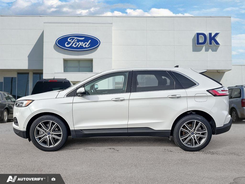 USED 2021 Ford Edge Titanium w/Leather, Moonroof, Nav, and More! - Star White Tri-coat Metallic Exterior / EBONY PERFORATED LEATHER Interior - $24,998 - Stock #D60205A - VIN 2FMPK4K95MBA55376 - Photo 3