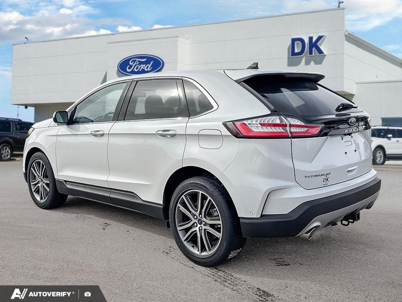 USED 2021 Ford Edge Titanium w/Leather, Moonroof, Nav, and More! - Star White Tri-coat Metallic Exterior / EBONY PERFORATED LEATHER Interior - $24,998 - Stock #D60205A - VIN 2FMPK4K95MBA55376 - Photo 4