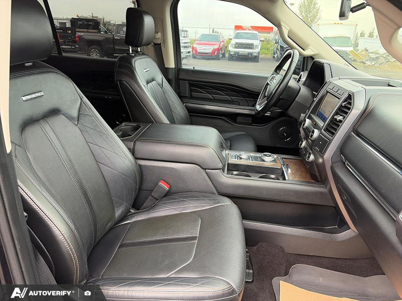 USED 2021 Ford Expedition PLAT MAX 4X4 w/Leather, Moonroof, Nav, and More! - Agate Black Metallic Exterior / BLACK ONYX LEATHER Interior - $46,888 - Stock #D60514A - VIN 1FMJK1MT0MEA12484 - Photo 15