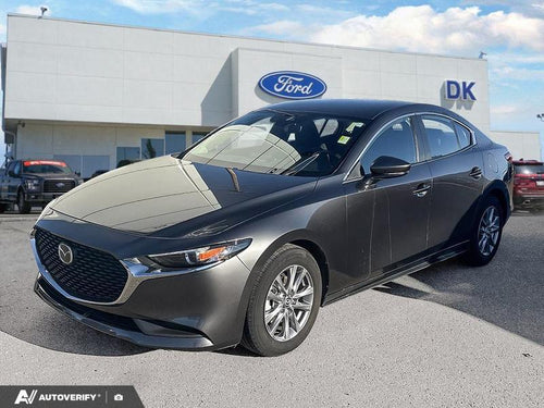2022 Mazda Mazda3 GS w/Very Low KM's!