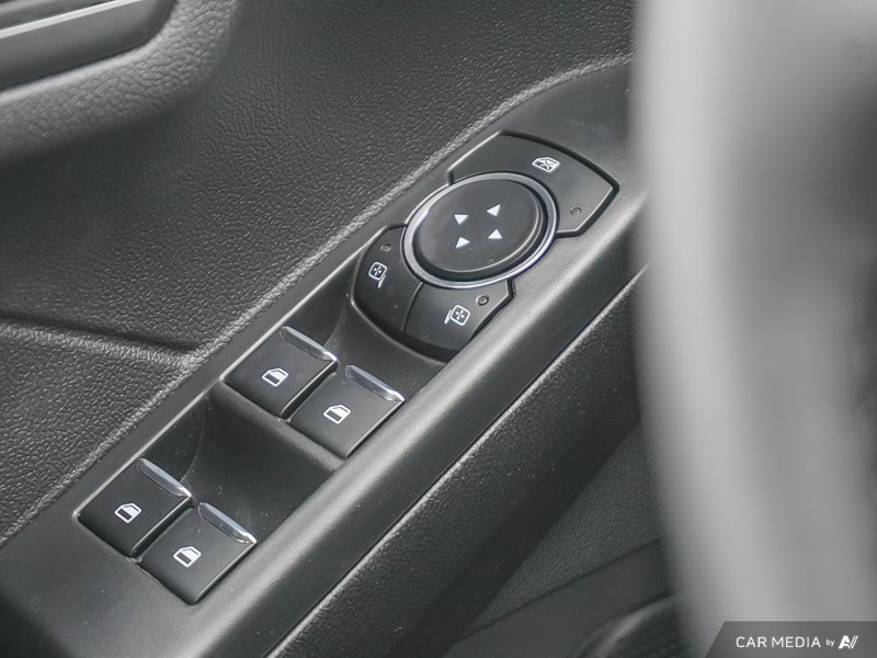 NEW 2025 Ford Escape Active - Space Silver Metallic Exterior / EBONY CLOTH Interior - $34,793 - Stock #E50420 - VIN 1FMCU9GN1SUA76860 - Photo 17