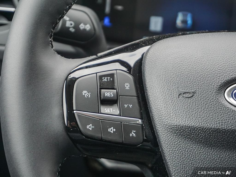 NEW 2025 Ford Escape Active - Space Silver Metallic Exterior / EBONY CLOTH Interior - $34,793 - Stock #E50420 - VIN 1FMCU9GN1SUA76860 - Photo 18