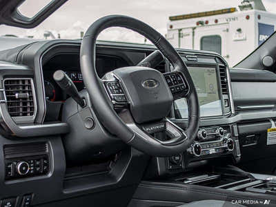 2025 Ford F-350 Super Duty Platinum 1