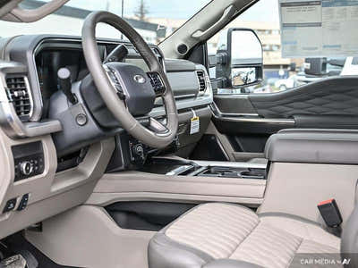 2025 Ford F-350 Super Duty Platinum 1