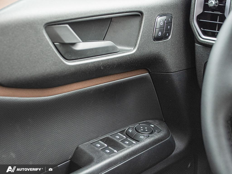 NEW 2026 Ford Bronco Sport Outer Banks - Oxford White Exterior / EBONY/ROAST, PREMIUM TRIMMED HTD FRONT BUCKET SEATS Interior - $40,391 - Stock #D60784 - VIN 3FMCR9CN7TRF12725 - Photo 17