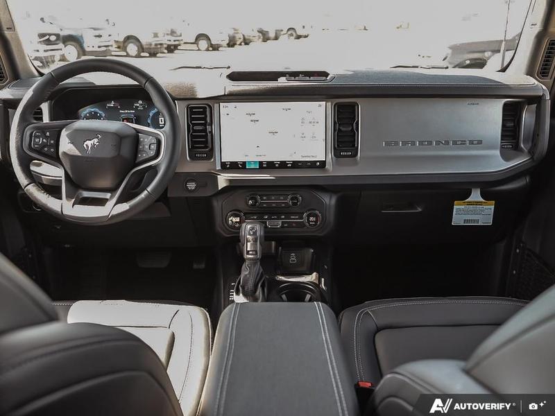 NEW 2026 Ford Bronco Outer Banks - Avalanche Exterior / BLACK ONYX LEATHER TRIM/VINYL Interior - $72,839 - Stock #E60286 - VIN 1FMEE8BP3TLA46727 - Photo 25