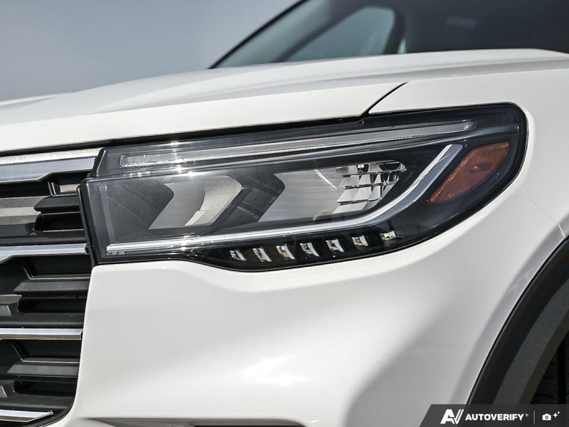 NEW 2026 Ford Explorer Active - Oxford White Exterior / DARK SPACE GRAY CLOTH Interior - $55,924 - Stock #E60258 - VIN 1FMUK8DH5TGA82812 - Photo 10