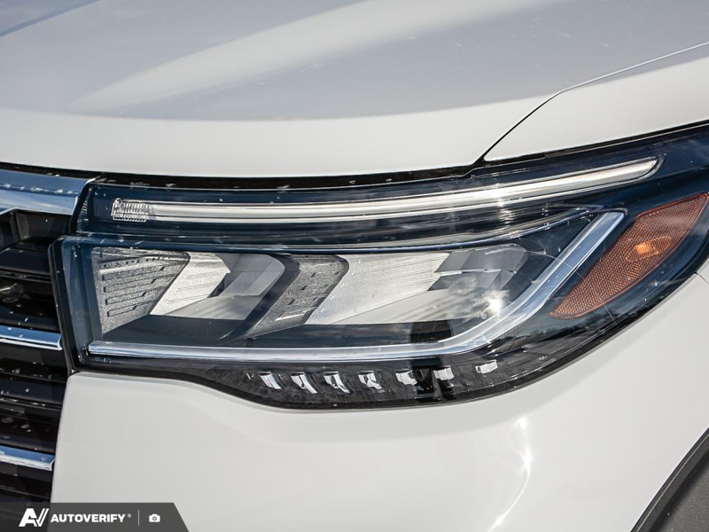 NEW 2026 Ford Explorer Active - Oxford White Exterior / DARK SPACE GRAY CLOTH Interior - $55,924 - Stock #D60203 - VIN 1FMUK8DH4TGA83160 - Photo 10