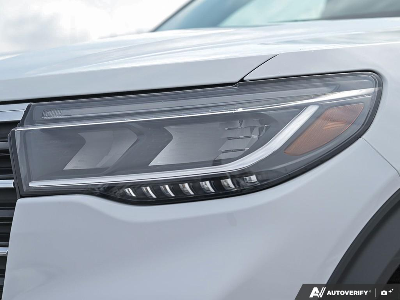 NEW 2026 Ford Explorer Active - Oxford White Exterior / DARK SPACE GRAY CLOTH Interior - $50,765 - Stock #E60195 - VIN 1FMUK8DHXTGA79291 - Photo 10