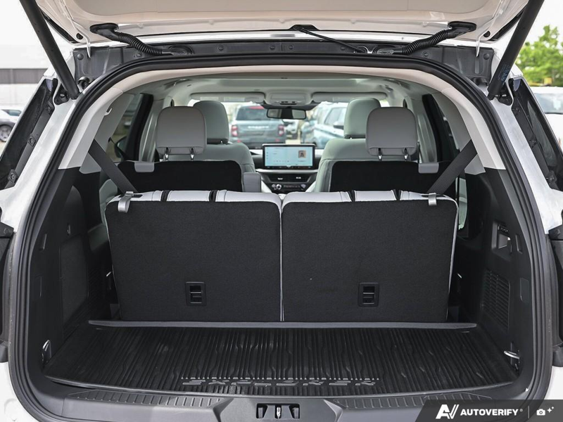 NEW 2026 Ford Explorer Platinum - Star White Tri-coat Metallic Exterior / CRYSTAL GRAY LEATHER Interior - $66,919 - Stock #E60278 - VIN 1FMUK8HHXTGA83402 - Photo 11