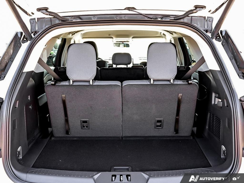NEW 2026 Ford Explorer Active - Oxford White Exterior / DARK SPACE GRAY CLOTH Interior - $52,624 - Stock #E60258 - VIN 1FMUK8DH5TGA82812 - Photo 11