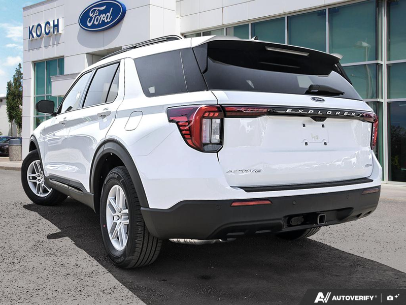 NEW 2026 Ford Explorer Active - Oxford White Exterior / DARK SPACE GRAY CLOTH Interior - $52,624 - Stock #E60258 - VIN 1FMUK8DH5TGA82812 - Photo 4