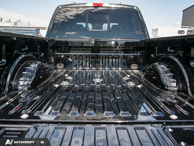 NEW 2026 Ford F-350 Super Duty Platinum - Agate Black Metallic Exterior / BLACK ONYX/PLATINUM BLUE, UNIQUE PLATINUM LEATHER 40/CONSOLE/40 Interior - $120,930 - Stock #D60703 - VIN 1FT8W3BM4TED65193 - Photo 11