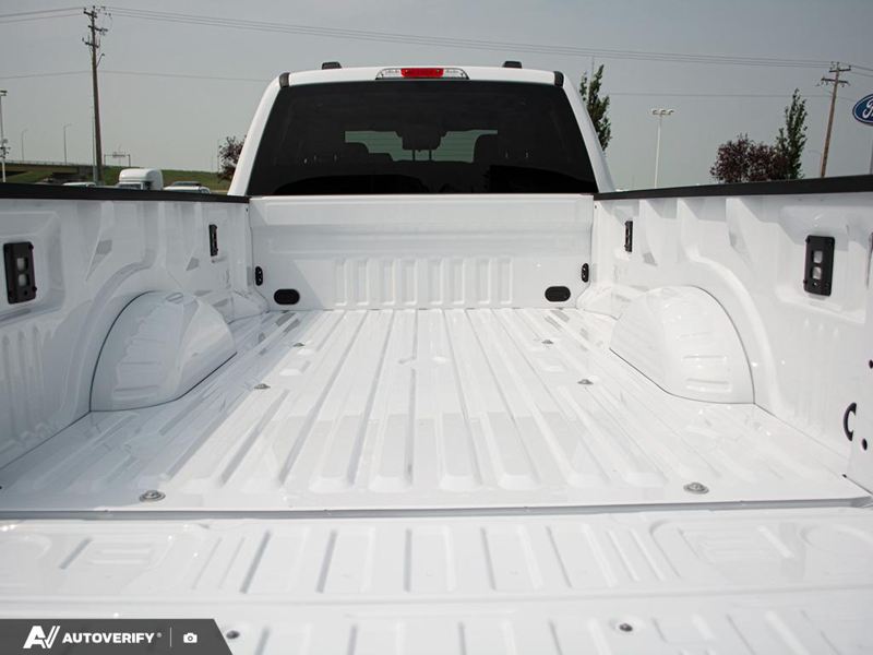 NEW 2026 Ford F-350 Super Duty XLT - Oxford White Exterior / MEDIUM DARK SLATE CLOTH Interior - $88,442 - Stock #D60708 - VIN 1FT8W3BT8TEF28290 - Photo 11