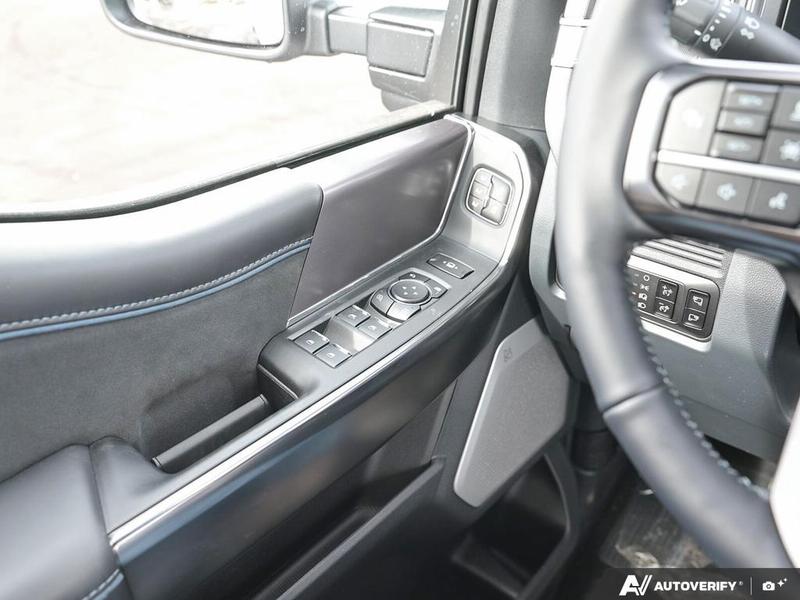 NEW 2026 Ford F-350 Super Duty Platinum Tremor - Star White Tri-coat Metallic Exterior / BLACK ONYX/BLUE LEATHER Interior - $137,253 - Stock #E60436 - VIN 1FT8W3BM9TEE06076 - Photo 17
