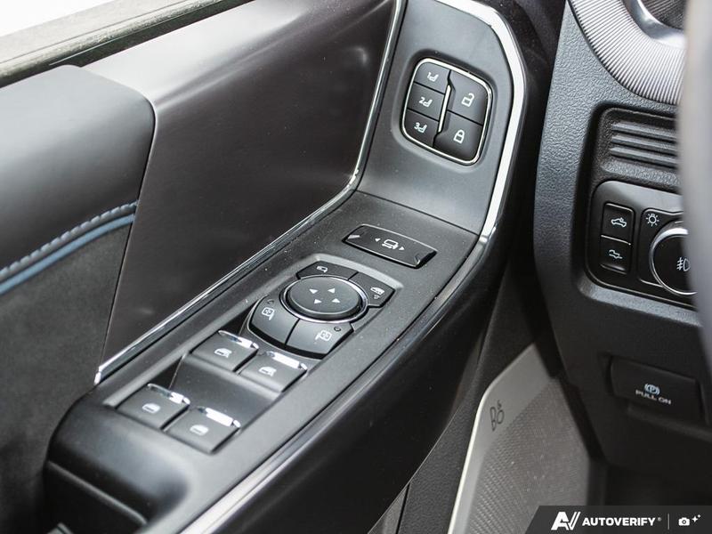 NEW 2026 Ford F-350 Super Duty Platinum - Avalanche Exterior / BLACK ONYX/BLUE LEATHER Interior - $136,453 - Stock #E60547 - VIN 1FT8W3BMXTEE28748 - Photo 17