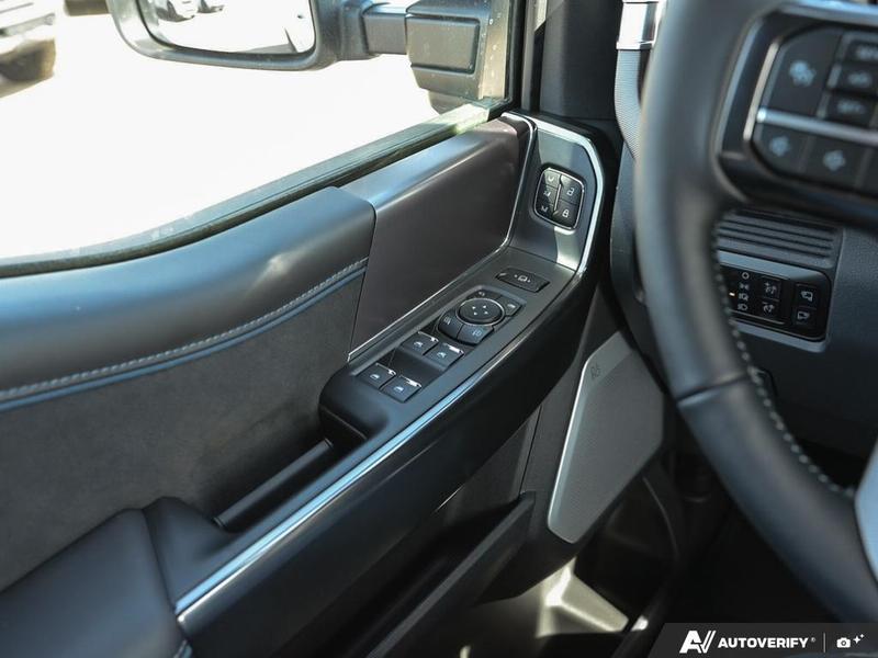NEW 2026 Ford F-350 Super Duty Platinum Tremor - Star White Tri-coat Metallic Exterior / BLACK ONYX/BLUE LEATHER Interior - $137,153 - Stock #E60247 - VIN 1FT8W3BM5TED66353 - Photo 17