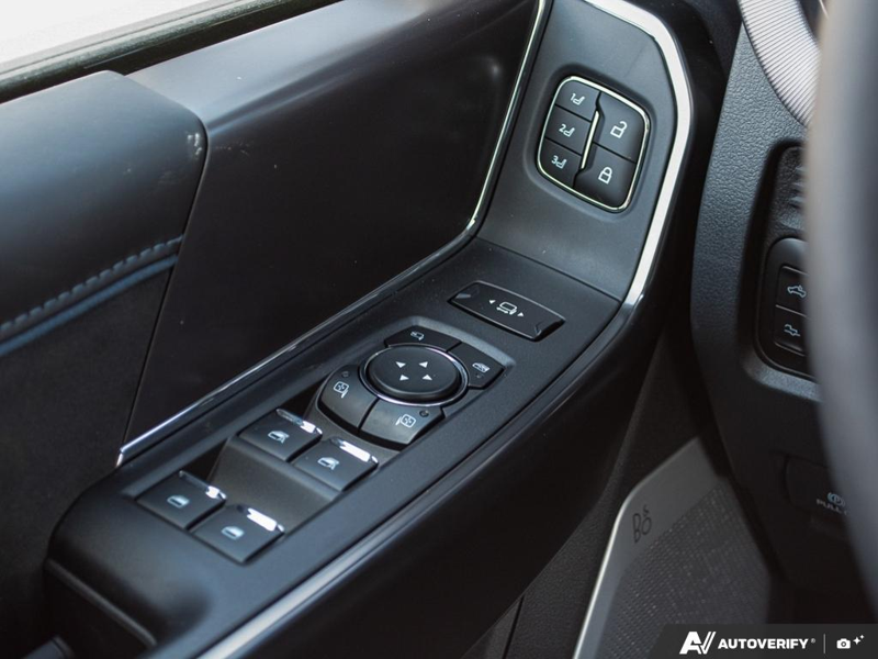 NEW 2026 Ford F-350 Super Duty Platinum Tremor - Agate Black Exterior / BLACK ONYX/BLUE LEATHER Interior - $125,720 - Stock #E60283 - VIN 1FT8W3BM8TED60496 - Photo 17