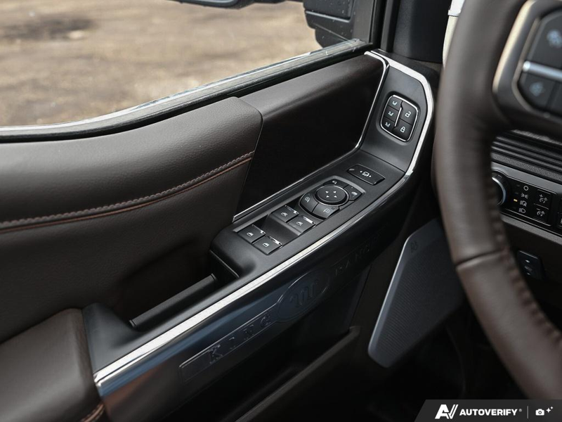 NEW 2026 Ford F-350 Super Duty King Ranch DRW - Agate Black/marsh Grey Accent Exterior / JAVA LEATHER Interior - $119,846 - Stock #E60579 - VIN 1FT8W3DMXTEE36829 - Photo 17
