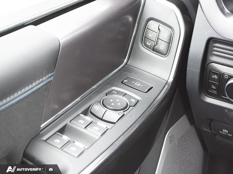 NEW 2026 Ford F-350 Super Duty Platinum - Agate Black Exterior / BLACK ONYX/BLUE LEATHER Interior - $118,435 - Stock #D60306 - VIN 1FT8W3BM5TED97599 - Photo 17
