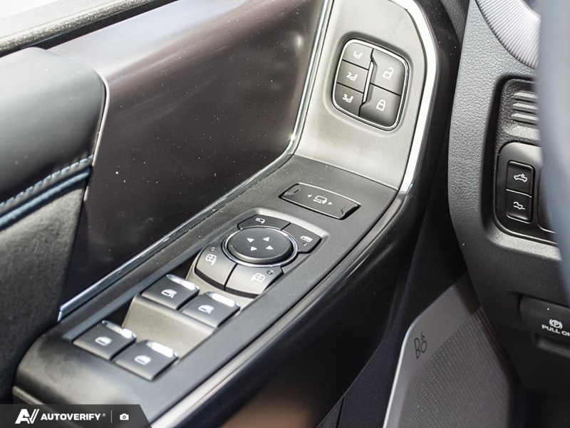NEW 2026 Ford F-350 Super Duty Platinum - Agate Black Metallic Exterior / BLACK ONYX/PLATINUM BLUE, UNIQUE PLATINUM LEATHER 40/CONSOLE/40 Interior - $120,930 - Stock #D60703 - VIN 1FT8W3BM4TED65193 - Photo 17