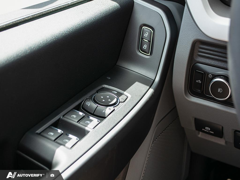 NEW 2026 Ford F-350 Super Duty XLT - Oxford White Exterior / MEDIUM DARK SLATE CLOTH Interior - $90,656 - Stock #D60648 - VIN 1FT8W3DT9TEF02228 - Photo 17