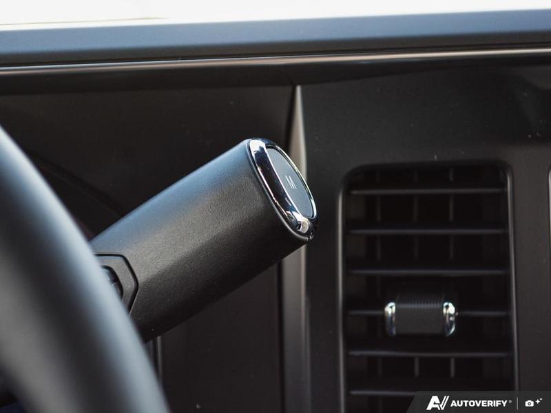 NEW 2026 Ford F-350 Super Duty Platinum Tremor - Agate Black Exterior / BLACK ONYX/BLUE LEATHER Interior - $136,353 - Stock #E60283 - VIN 1FT8W3BM8TED60496 - Photo 19