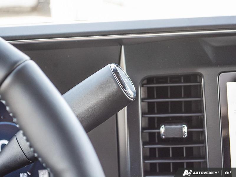 NEW 2026 Ford F-350 Super Duty Platinum Long Box - Agate Black Exterior / BLACK ONYX/BLUE LEATHER Interior - $129,948 - Stock #E60376 - VIN 1FT8W3BM2TED95941 - Photo 19