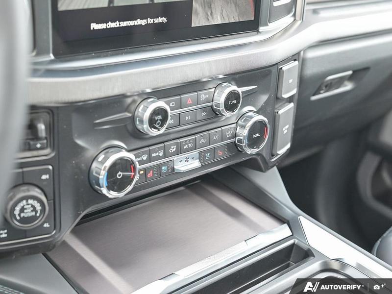 NEW 2026 Ford F-350 Super Duty Platinum Tremor - Star White Tri-coat Metallic Exterior / BLACK ONYX/BLUE LEATHER Interior - $137,253 - Stock #E60436 - VIN 1FT8W3BM9TEE06076 - Photo 20