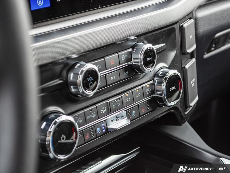 NEW 2026 Ford F-350 Super Duty Platinum - Avalanche Exterior / BLACK ONYX/BLUE LEATHER Interior - $136,453 - Stock #E60547 - VIN 1FT8W3BMXTEE28748 - Photo 20