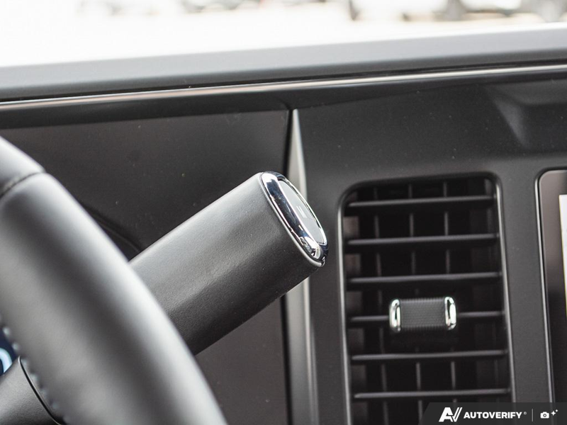 NEW 2026 Ford F-350 Super Duty Platinum Tremor - Avalanche Exterior / BLACK ONYX/BLUE LEATHER Interior - $126,953 - Stock #E60547 - VIN 1FT8W3BMXTEE28748 - Photo 19