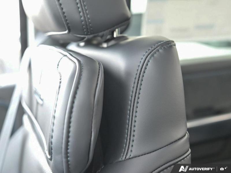 NEW 2026 Ford F-350 Super Duty Platinum Tremor - Star White Tri-coat Metallic Exterior / BLACK ONYX/BLUE LEATHER Interior - $137,253 - Stock #E60436 - VIN 1FT8W3BM9TEE06076 - Photo 23