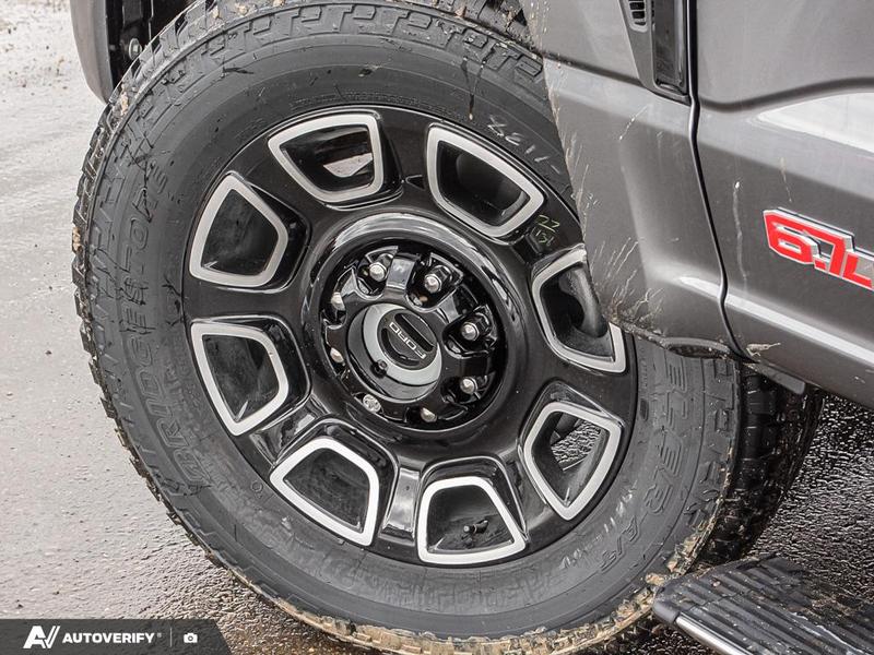 NEW 2026 Ford F-350 Super Duty Platinum - Carbonized Grey Metallic Exterior / BLACK ONYX/BLUE LEATHER Interior - $124,761 - Stock #D60347 - VIN 1FT8W3BM3TEE05392 - Photo 6