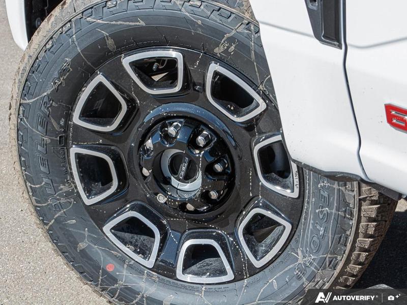 NEW 2026 Ford F-350 Super Duty Platinum - Star White Tri-coat Metallic Exterior / BLACK ONYX/BLUE LEATHER Interior - $132,098 - Stock #E60567 - VIN 1FT8W3BM4TEE27904 - Photo 6