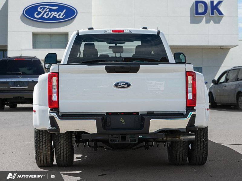 NEW 2026 Ford F-350 Super Duty XLT - Oxford White Exterior / MEDIUM DARK SLATE CLOTH Interior - $92,507 - Stock #D60442 - VIN 1FT8W3DT6TEE25138 - Photo 5