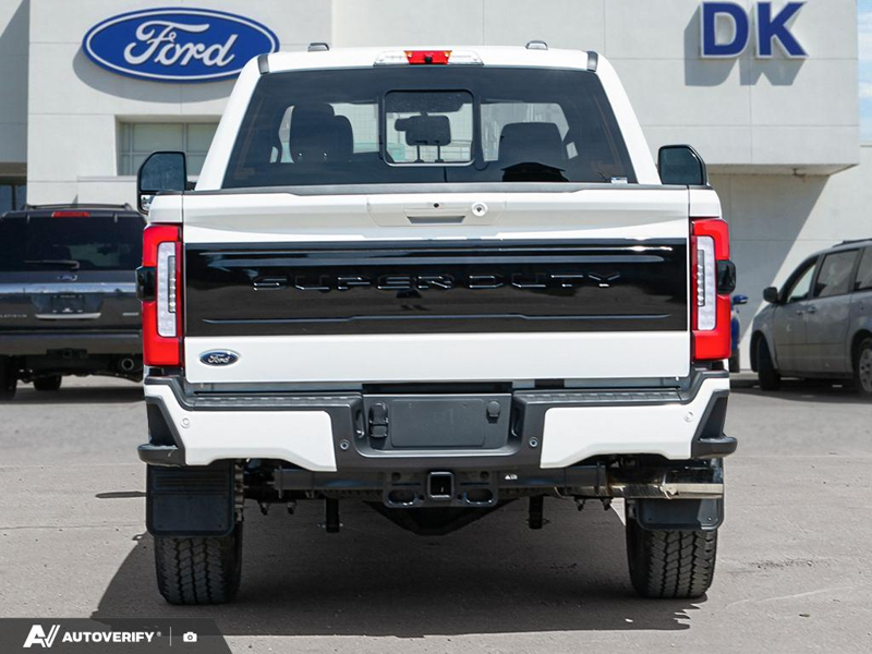 NEW 2026 Ford F-350 Super Duty Platinum - Star White Tri-coat Metallic Exterior / BLACK ONYX/BLUE LEATHER Interior - $125,591 - Stock #D60632 - VIN 1FT8W3BM1TED96420 - Photo 5