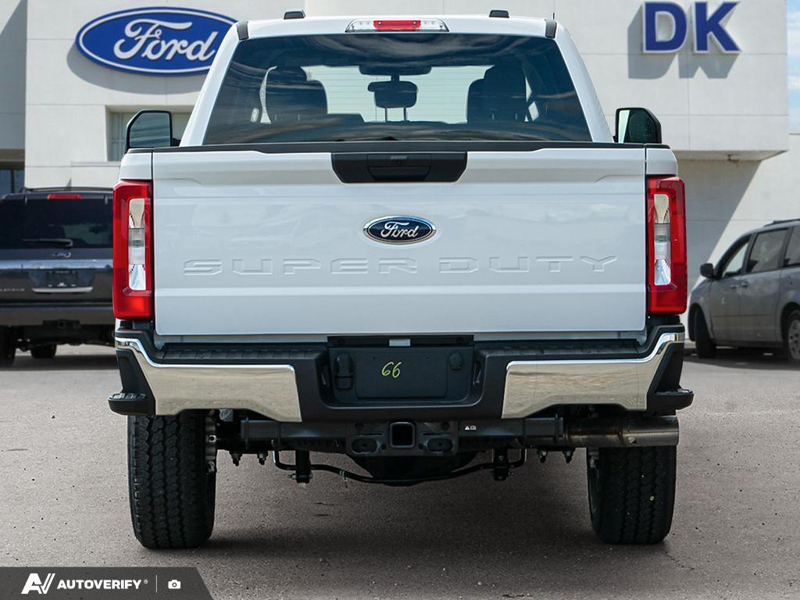 NEW 2026 Ford F-350 Super Duty XLT - Oxford White Exterior / MEDIUM DARK SLATE CLOTH Interior - $98,529 - Stock #D60649 - VIN 1FT8W3BT8TEF02370 - Photo 5