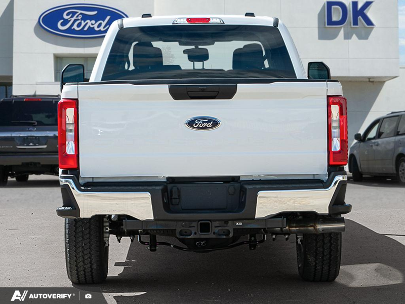NEW 2026 Ford F-350 Super Duty XLT - Oxford White Exterior / MEDIUM DARK SLATE CLOTH Interior - $87,842 - Stock #D60650 - VIN 1FT8W3BT3TEF01188 - Photo 5