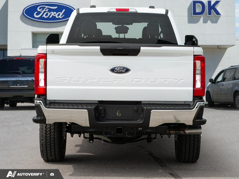 NEW 2026 Ford F-350 Super Duty XLT - Oxford White Exterior / MEDIUM DARK SLATE CLOTH Interior - $88,442 - Stock #D60708 - VIN 1FT8W3BT8TEF28290 - Photo 5