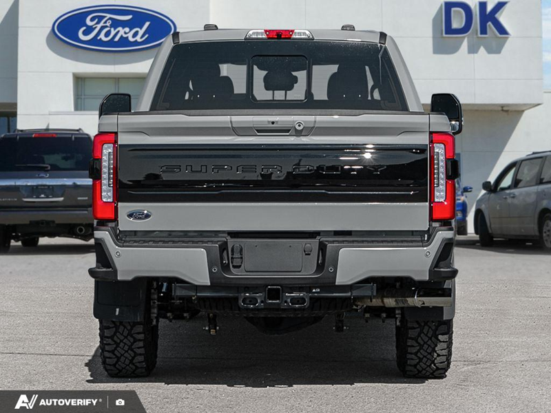 NEW 2026 Ford F-350 Super Duty Platinum - Avalanche Exterior / BLACK ONYX/PLATINUM BLUE, UNIQUE PLATINUM LEATHER 40/CONSOLE/40 Interior - $140,096 - Stock #D60791 - VIN 1FT8W3BMXTED92978 - Photo 5