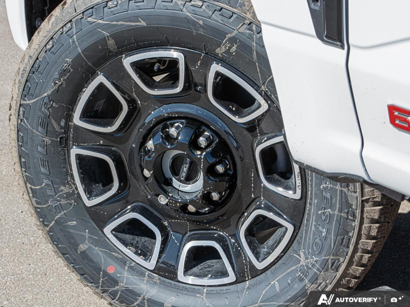 NEW 2026 Ford F-350 Super Duty Platinum - Star White Tri-coat Metallic Exterior / BLACK ONYX/BLUE LEATHER Interior - $120,989 - Stock #E60567 - VIN 1FT8W3BM4TEE27904 - Photo 6
