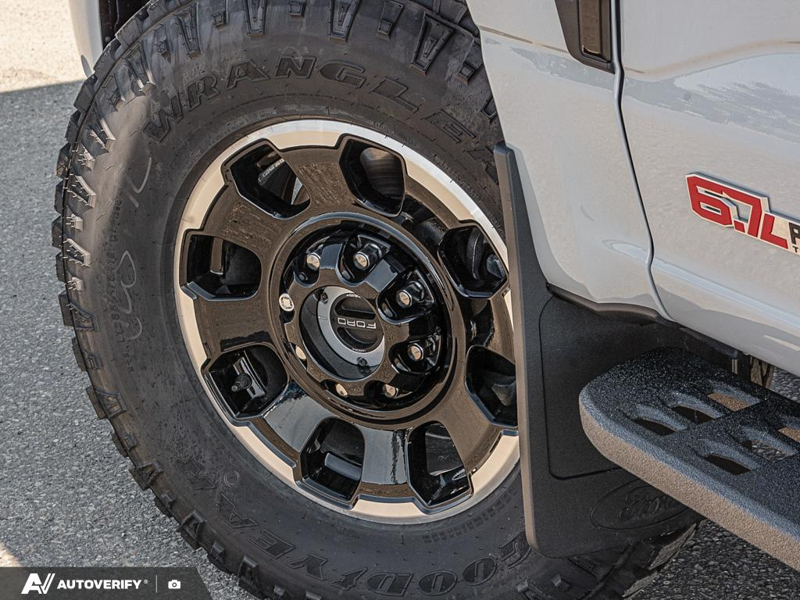 NEW 2026 Ford F-350 Super Duty Platinum - Avalanche Exterior / BLACK ONYX/PLATINUM BLUE, UNIQUE PLATINUM LEATHER 40/CONSOLE/40 Interior - $140,096 - Stock #D60791 - VIN 1FT8W3BMXTED92978 - Photo 6