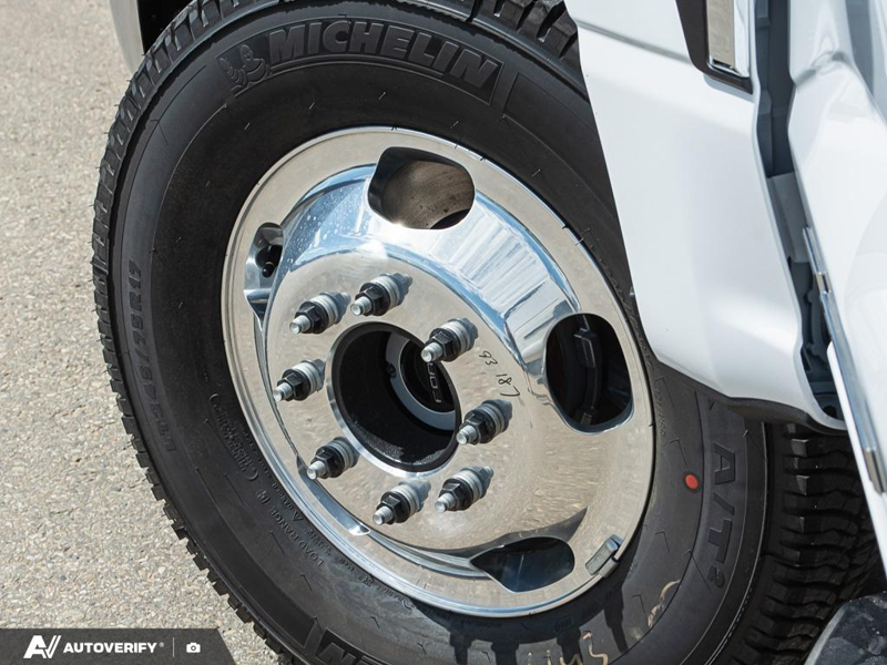 NEW 2026 Ford F-350 Super Duty XLT - Oxford White Exterior / MEDIUM DARK SLATE CLOTH Interior - $90,656 - Stock #D60648 - VIN 1FT8W3DT9TEF02228 - Photo 7