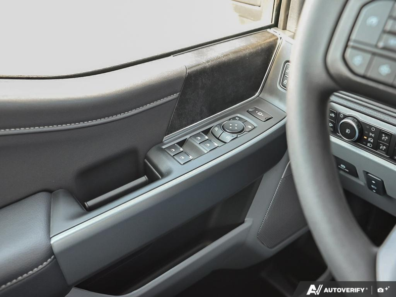 NEW 2026 Ford F-450 Super Duty XLT - Oxford White Exterior / MEDIUM DARK SLATE CLOTH Interior - $116,768 - Stock #E60859 - VIN 1FT8W4DM5TEE97222 - Photo 17