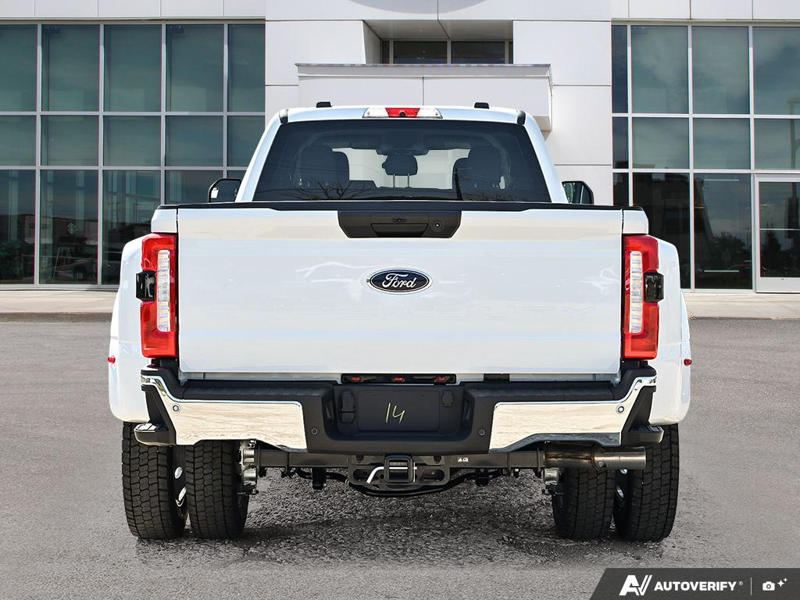 NEW 2026 Ford F-450 Super Duty XLT - Oxford White Exterior / MEDIUM DARK SLATE CLOTH Interior - $106,099 - Stock #E60861 - VIN 1FT8W4DT7TEE70305 - Photo 5
