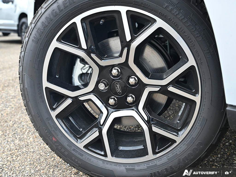 NEW 2026 Ford Maverick Lariat - Space White Metallic Exterior / SMOKED TRUFFLED, ACTIVEX TRIMMED HEATED FRONT BUCKET SEATS Interior - $49,923 - Stock #E60958 - VIN 3FTTW8S3XTRB30941 - Photo 6