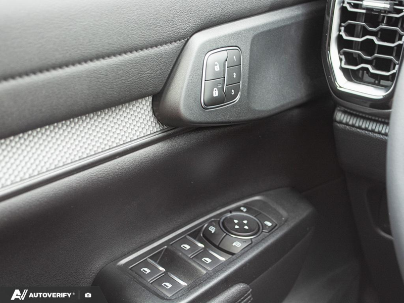 NEW 2026 Ford Ranger LARIAT - Oxford White Exterior / EBONY ACTIVEX TRIMMED Interior - $61,129 - Stock #D60697 - VIN 1FTER4KP9TLE37382 - Photo 17